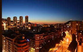 Superviews, parking 24h vigilado incluido y Netflix en habitación independiente con baño privado en apartamento particular, Français&English